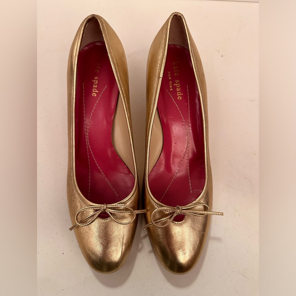 Kate Spade womens shoes. Size 7.5. used in good conditions